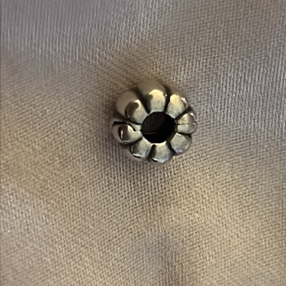 Pandora clip charm, silver, retired, authentic - Picture 3 of 7